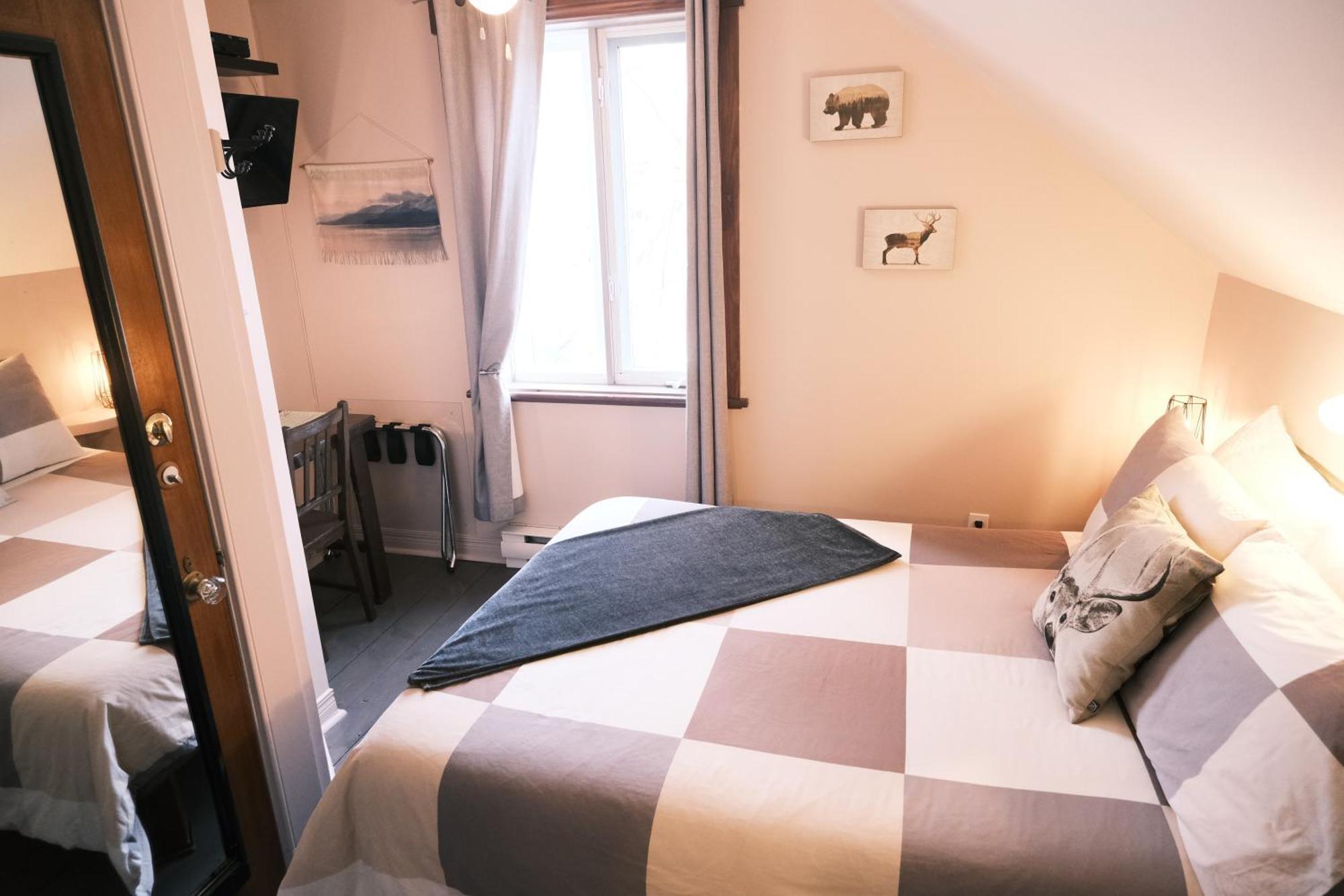 Bed and Breakfast Les Pinsons Des Rives Ла-Мальбе Номер фото